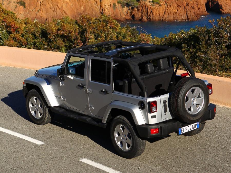  Jeep Wrangler Sahara Unlimited 2011 года  (EU) (фото 21 из 30)